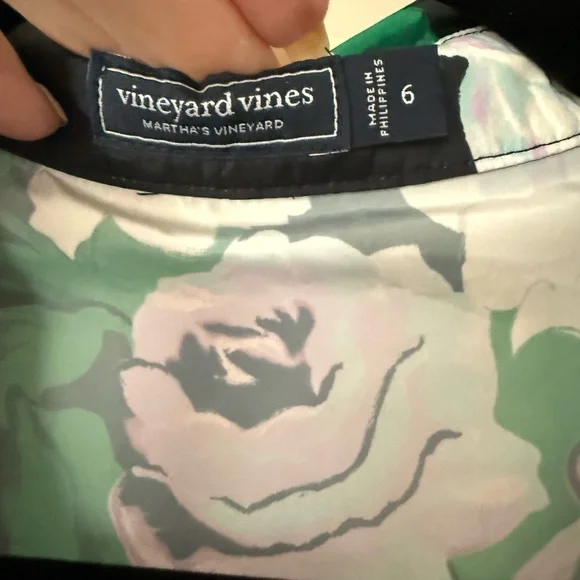 Vineyard Vines Black Dress Size 6. NWT - Picture 2 of 3